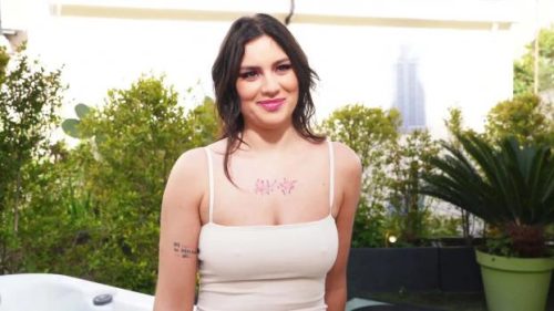 Laury concludes her naughty journey in the most beautiful way